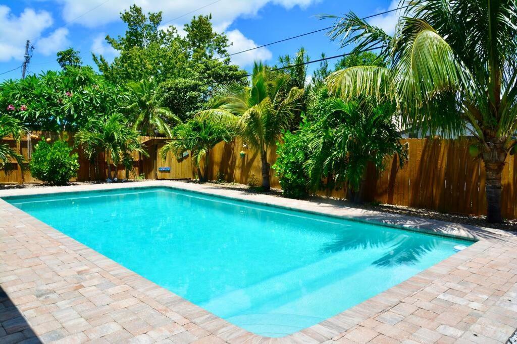 Tropical Retreat Near Beaches, Cruise Terminals Merritt Island Екстер'єр фото