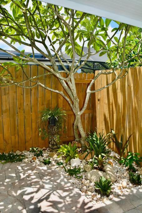 Tropical Retreat Near Beaches, Cruise Terminals Merritt Island Екстер'єр фото