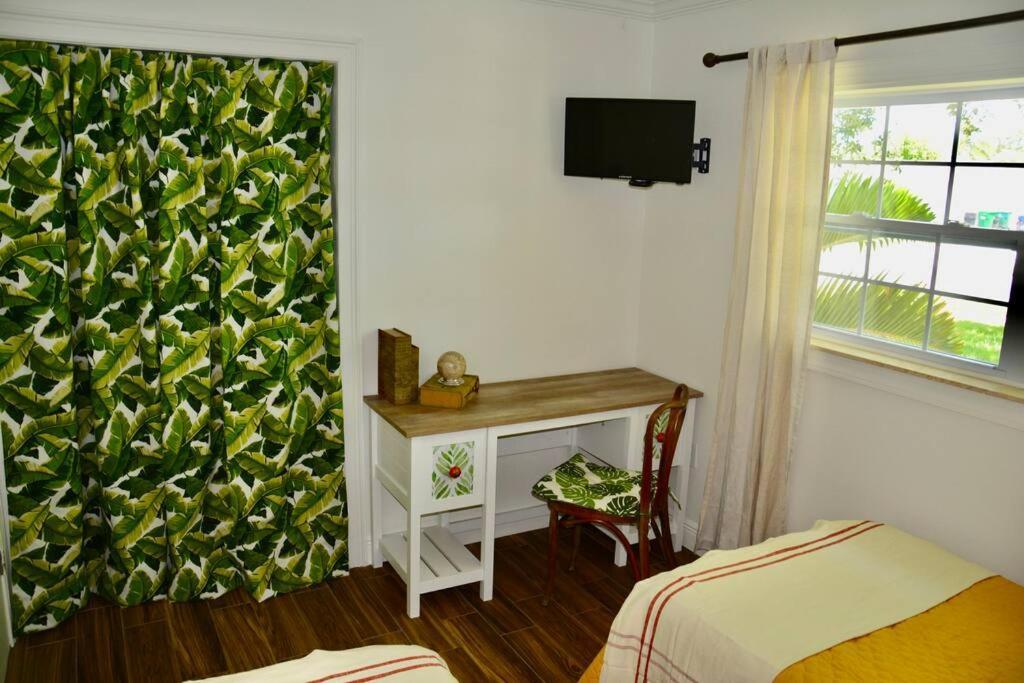 Tropical Retreat Near Beaches, Cruise Terminals Merritt Island Екстер'єр фото