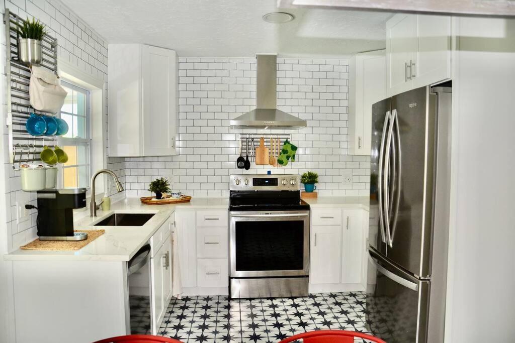 Tropical Retreat Near Beaches, Cruise Terminals Merritt Island Екстер'єр фото