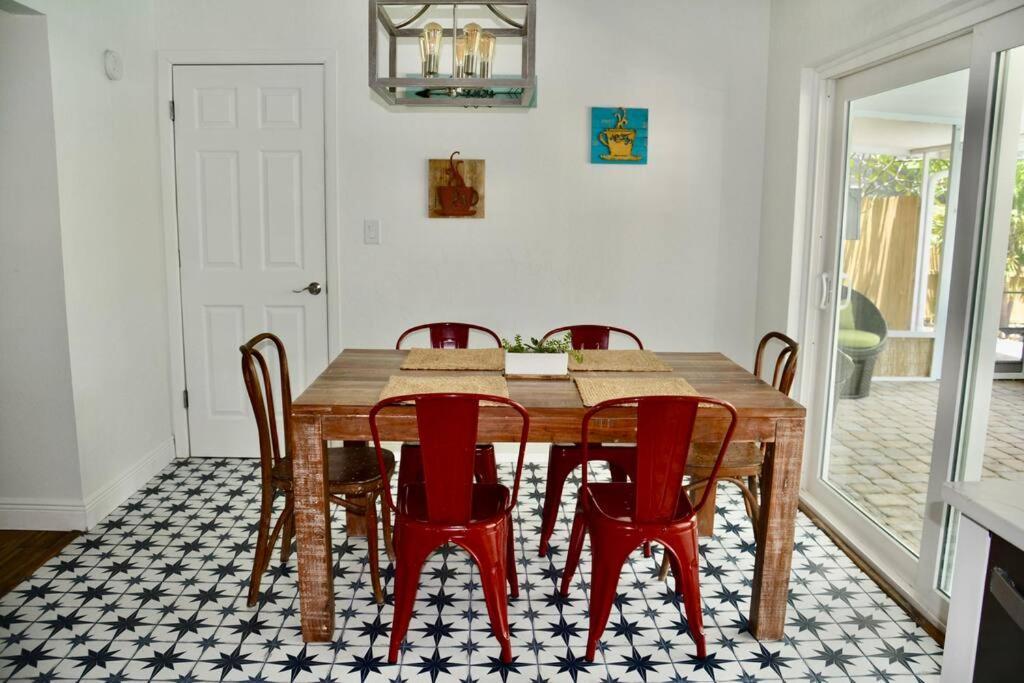 Tropical Retreat Near Beaches, Cruise Terminals Merritt Island Екстер'єр фото